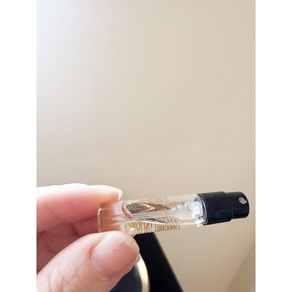 Good Girl Eau De Parfum Sample - Picture 2 of 2